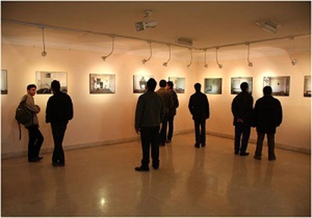 مه و خورشید بانوی نقاش در گالری شیرین/ لحظات قبل از ادراک هنرمند جوان را در گالری آتبین ببینید