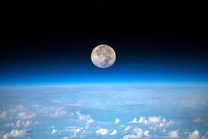 تصویر ماه از منظر فضا