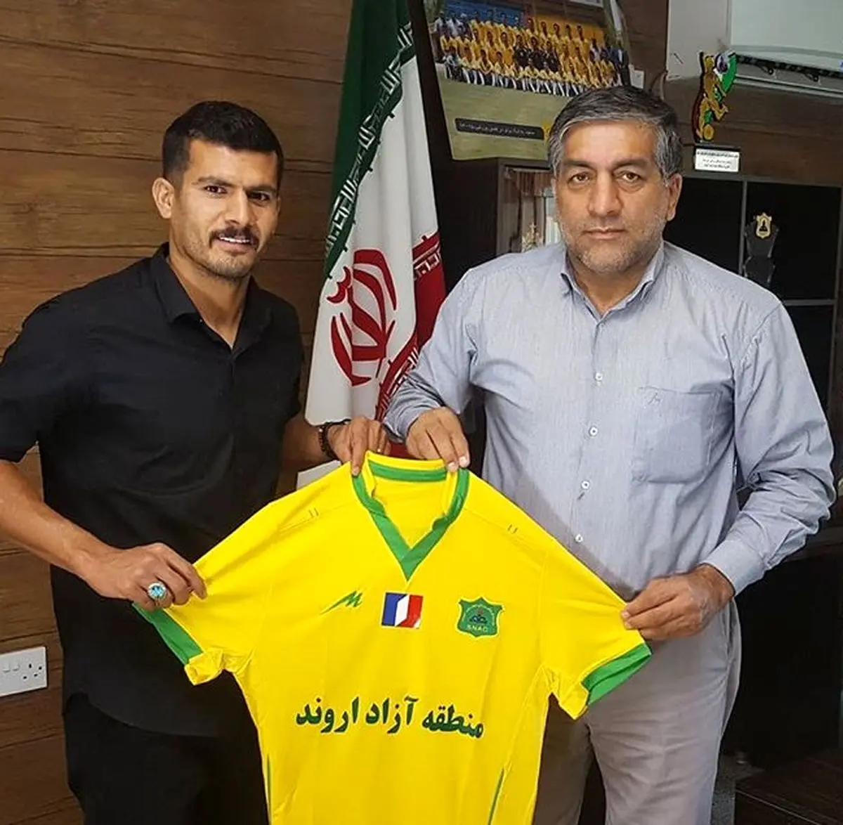 ریکانی قرارداد خود را با نفت آبادان تمدید کرد