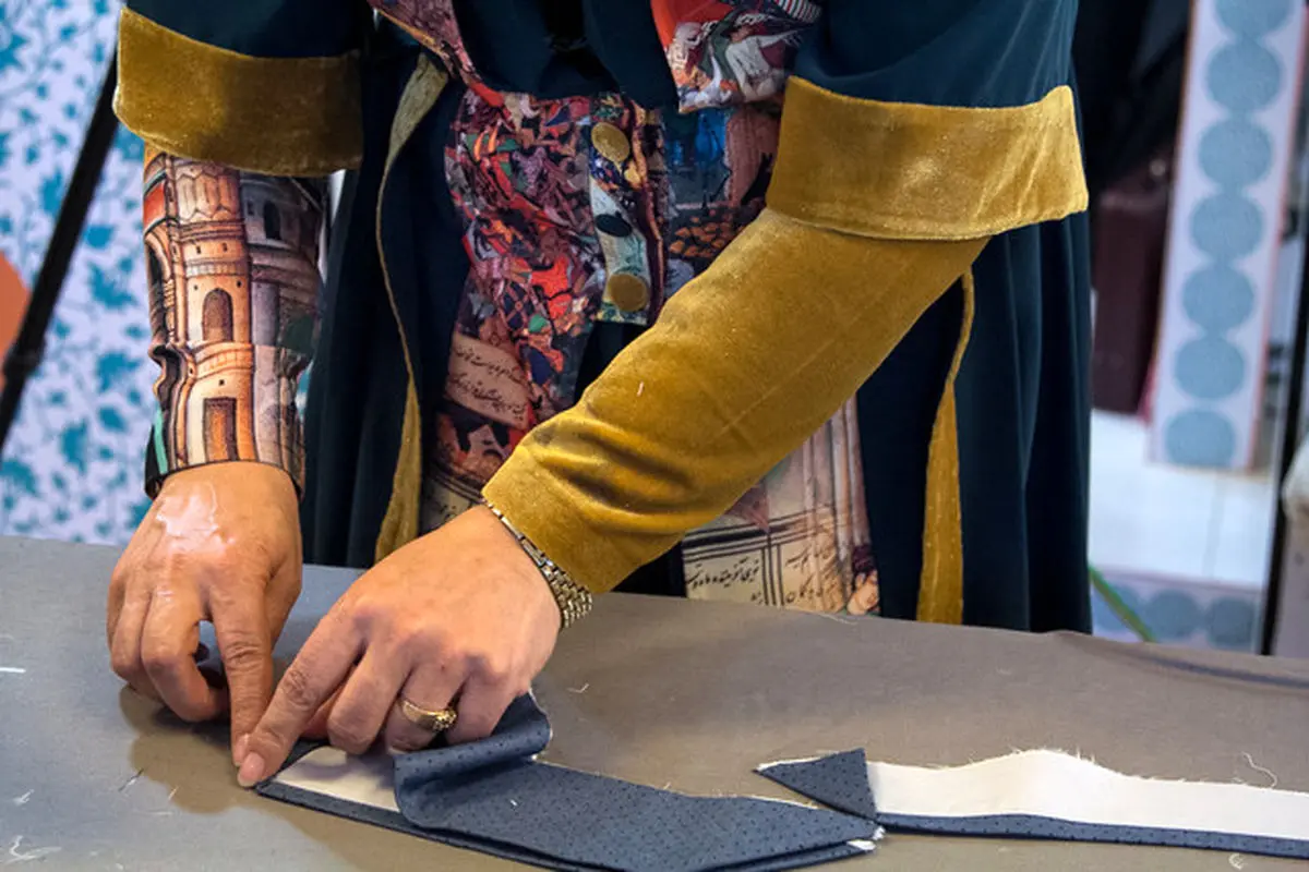 نمایش بالاپوش مردانه بعد از جشنواره فجر