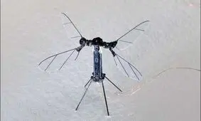 پرواز حشره رباتیکی با نور