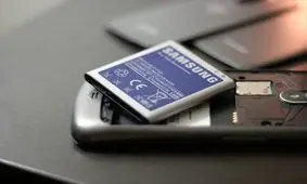 چرا عمر باتری گوشی‌های هوشمند امروزی کم است؟