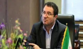 انبار شدن خودروها به بهانه فقدان آیینه و دستمال کاغذی ضعف وزارت صنعت است