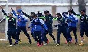 اهدای دسته گل یک کودک به استقلالی‌ها و بازگشت مصدومان + تصاویر