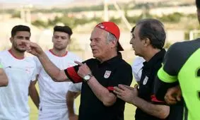 بازگشت آقامصطفی با کلاه جادویی