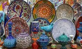 مهمان ناخوانده ای که پول فروش محصولات هنرمندان صنایع دستی را به جیب می زند/جا خوش کردن ادارات دولتی در اماکن تاریخی!