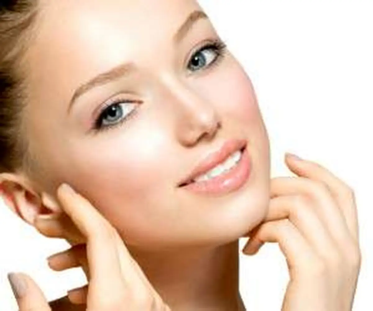 ۶ ماده یا شیئی که هرگز نباید به پوست صورتتان بزنید