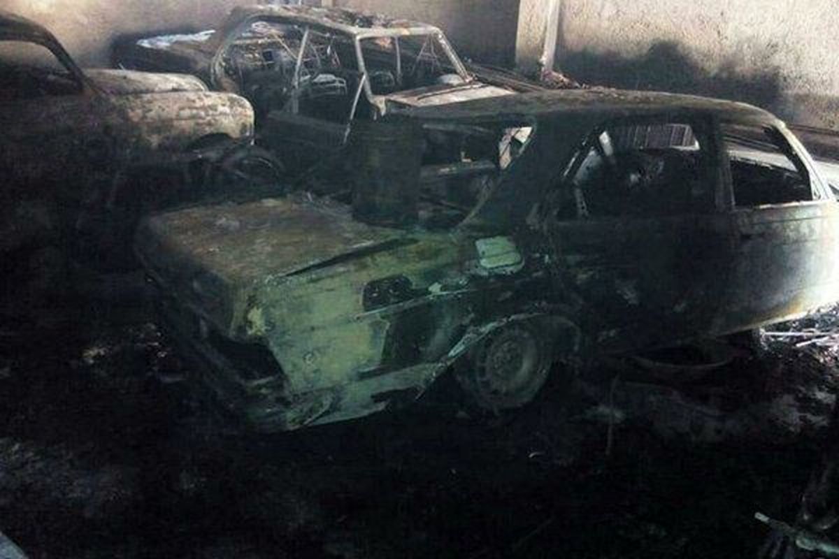 آتش سوزی در محل نگهداری خودروهای کلاسیک یک کشته به جا گذاشت