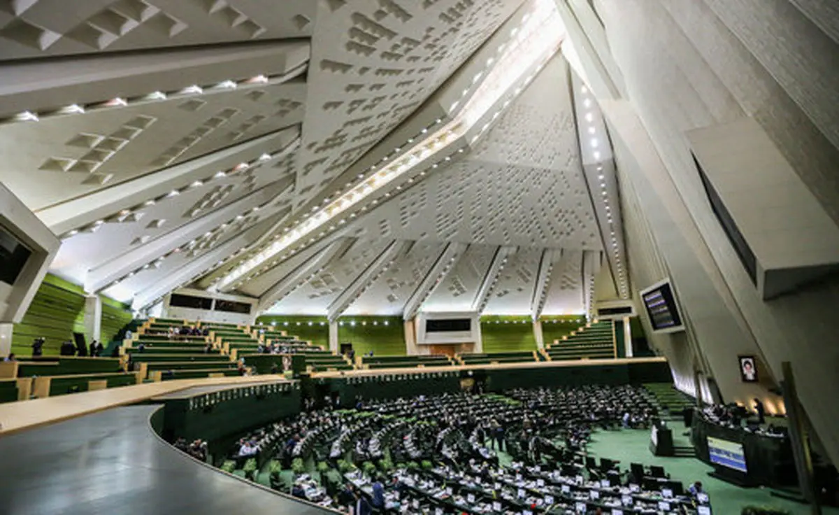 حواشی مجلس: خدایا هفت‌خط های داخل حکومت را نابود کن/برخی مدیران خیلی پررو هستند/کار چاق‌کن‌هایی که هم ریش دارند هم تسبیح