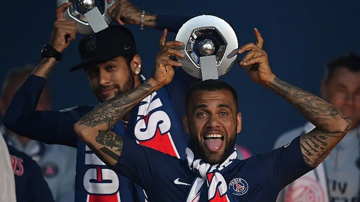 اعلام جدایی دنی آلوس از پاری سن ژرمن