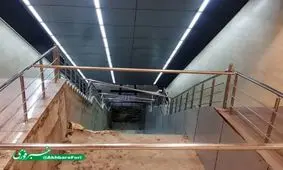 چرا شهرداری تهران در ایستگاه مترو شادمان پله برقی نصب نمی کند؟