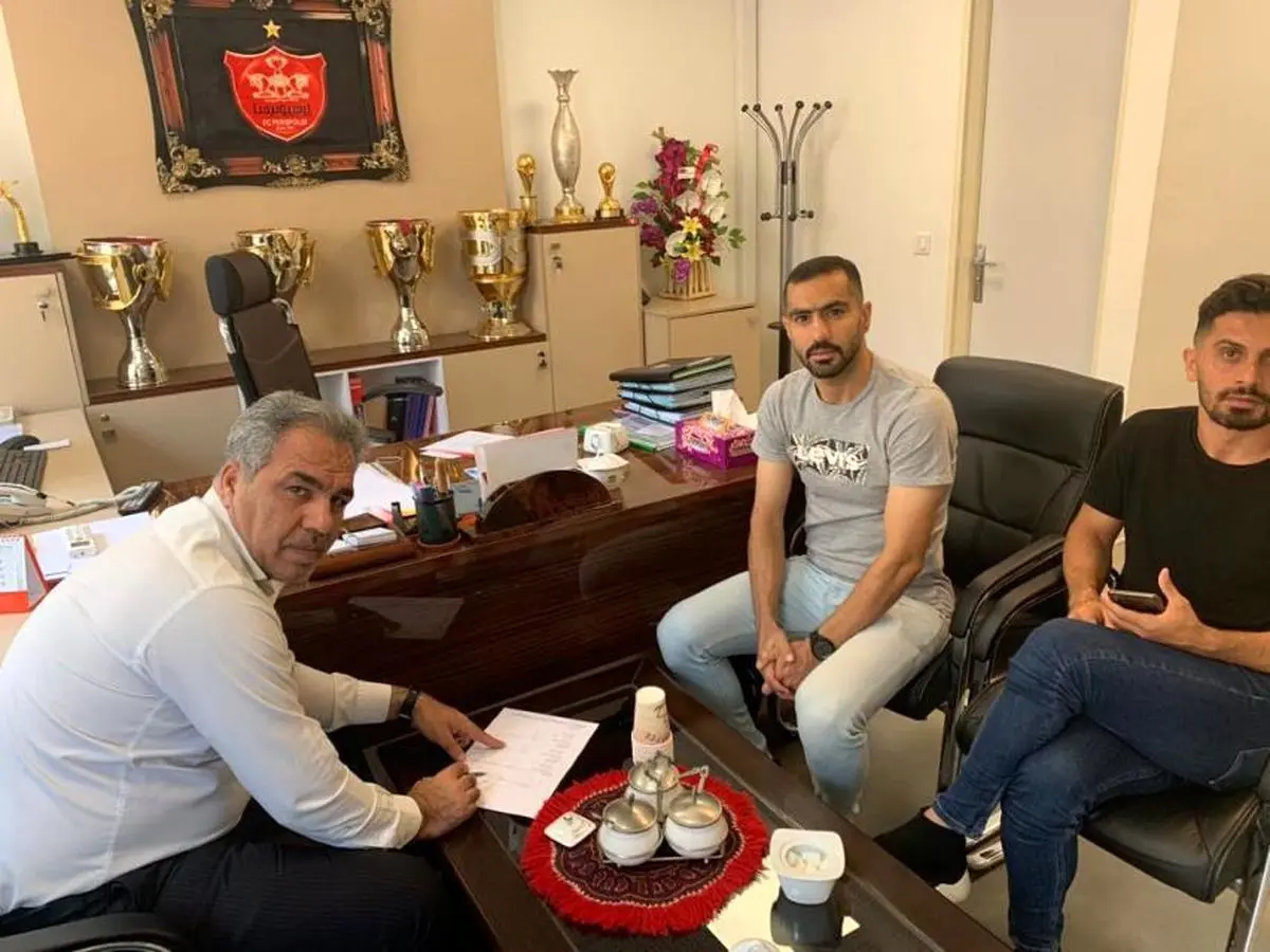 جلسه با پرسپولیسی‌ها در آستانه شروع تمرینات