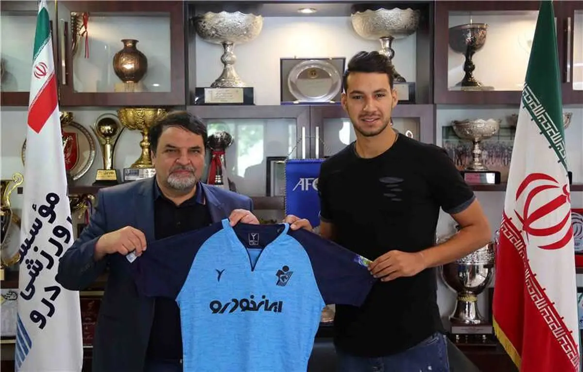 گلر سابق سپاهان دو فصل با پیکان تمدید کرد