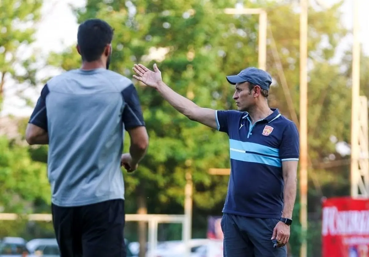 سرمربی در خصوص ماندن یا جدایی بازیکنان تصمیم می‌گیرد