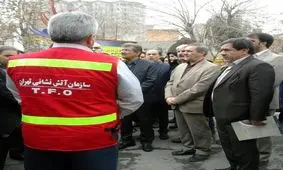 اهدای تابلوی نقاشی «جالی خالی سیاوش» به آتش‌نشانی