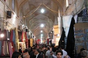 معترضان به جمع‌آوری نقره‌های قاچاق بازار رضای مشهد "افراد غیرمجاز" بودند نه "کسبه بازار"