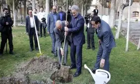 روز درختکاری در دانشگاه تهران با گرامیداشت آتش‌نشانان شهید برگزار شد