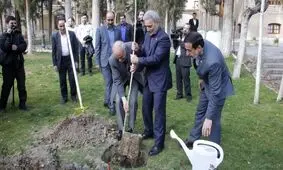 روز درختکاری در دانشگاه تهران با گرامیداشت آتش‌نشانان شهید برگزار شد