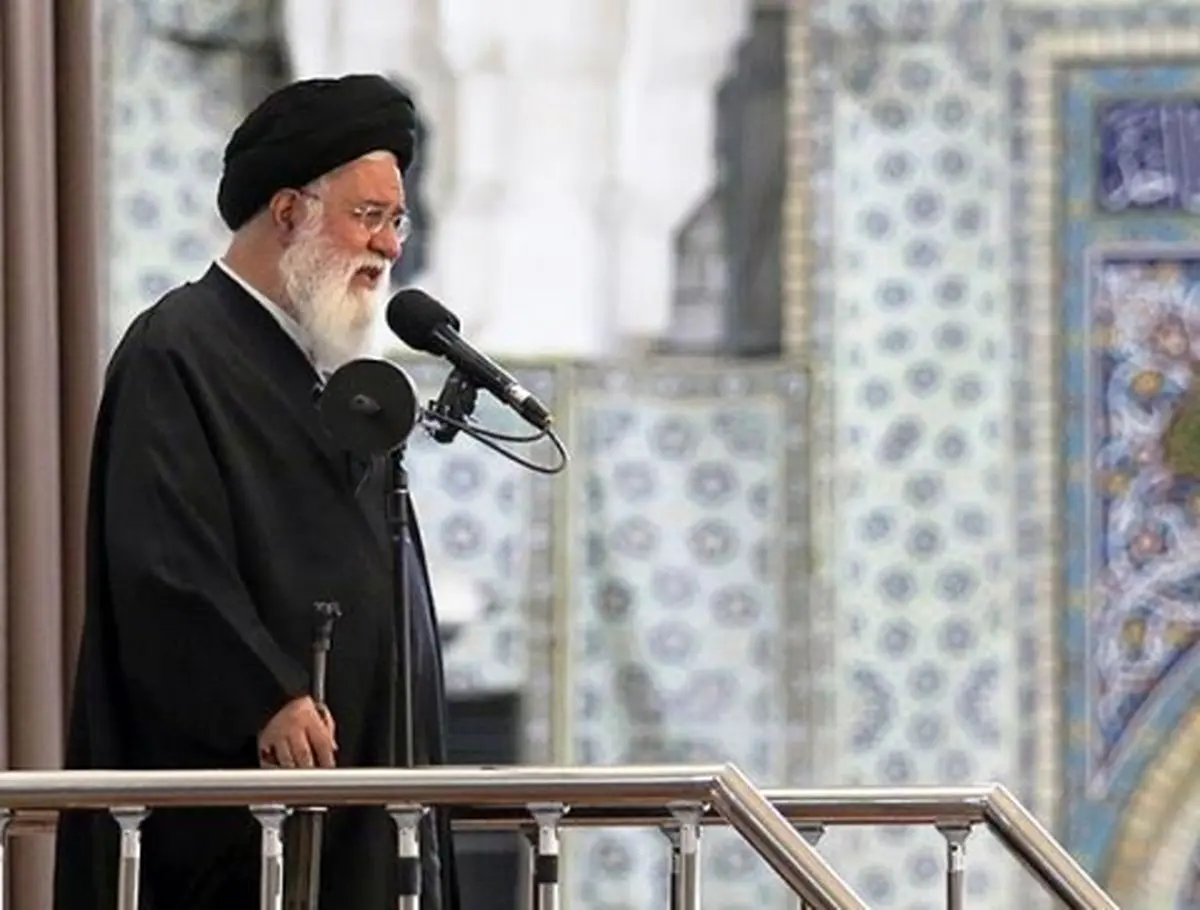 امام‌جمعه مشهد: مدیران اگر نمی‌توانند مشکل معیشتی را حل کنند مردم پای کار بیایند؛ بازاریان برای حل مسائل معیشتی ورود کنند