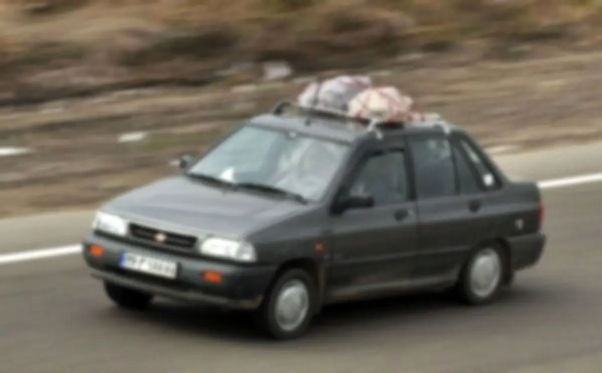 دستگیری زن و شوهر قاچاقچی که در باک پراید شیشه می‌بُردند