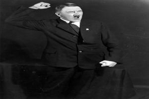روش عجیب هیتلر برای آمادگی در سخنرانی‌های بزرگ + تصاویر