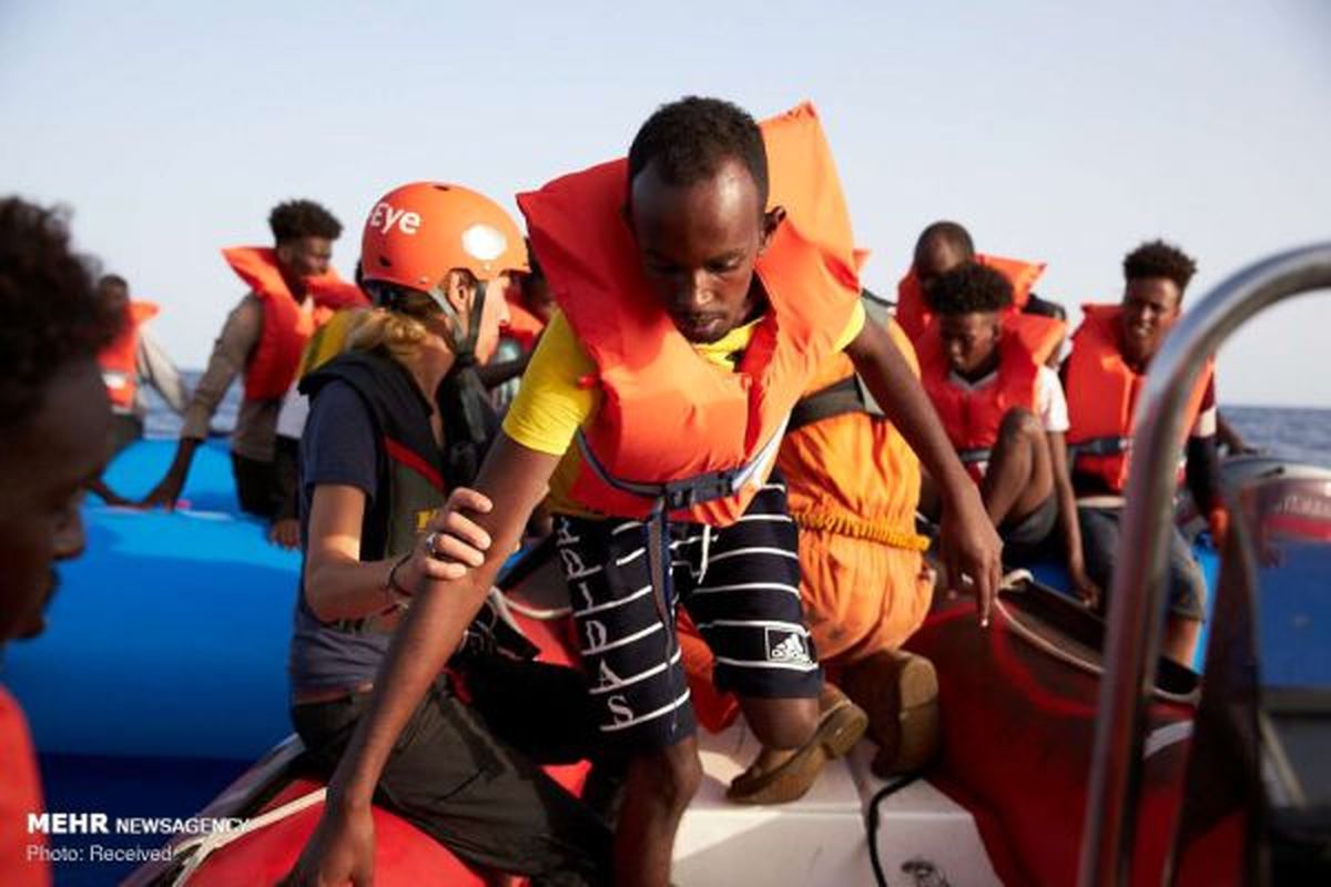 نجات پناهجویان از دریا‎+ عکس