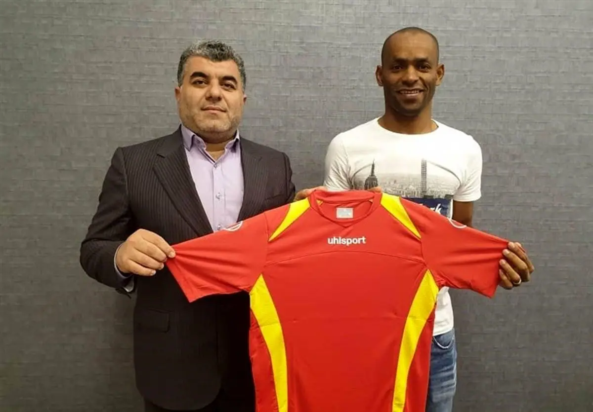 آقای گل لیگ برتر در فولاد خوزستان ماند