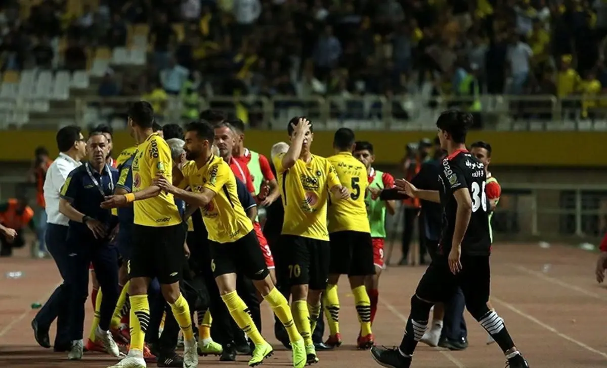 اعلام آرای دیدار سپاهان - پرسپولیس از سوی کمیته انضباطی/ محرومیت دسته‌جمعی!