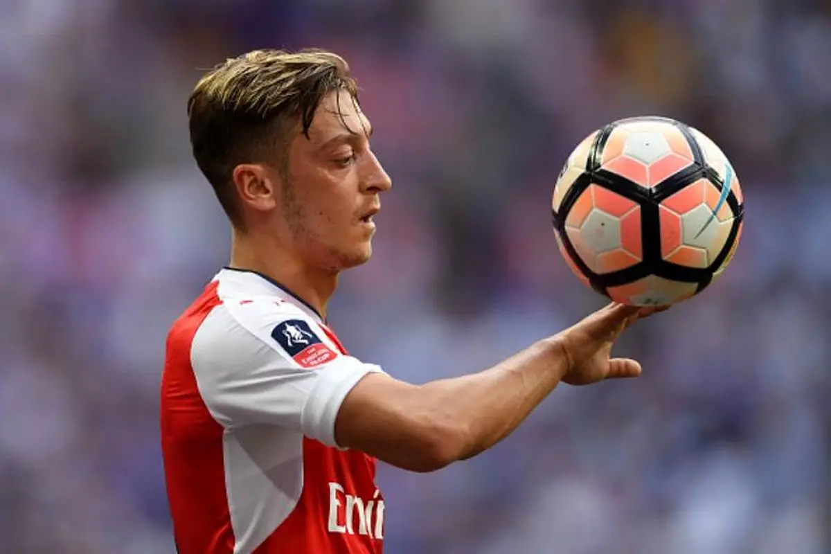 اوزیل همبازی لژیونر ایرانی می‌شود