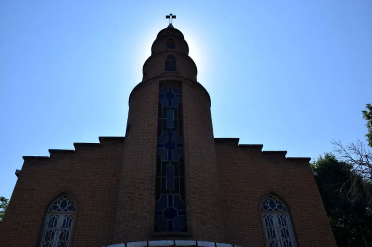 پشت‌ پرده شایعات درباره کلیسای انجیلی تبریز/ صلیبی که هرگز پایین کشیده نشد