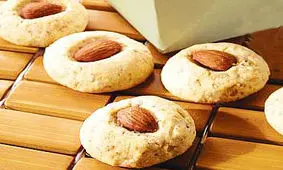 طرز تهیه شیرینی بادامی خانگی مخصوص نوروز