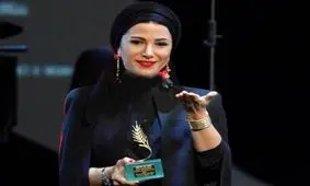 فرنوش صمدی کارگردان فیلم نقش به مینا سادتی تبریک گفت