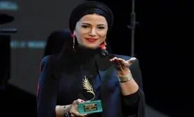 فرنوش صمدی کارگردان فیلم نقش به مینا سادتی تبریک گفت