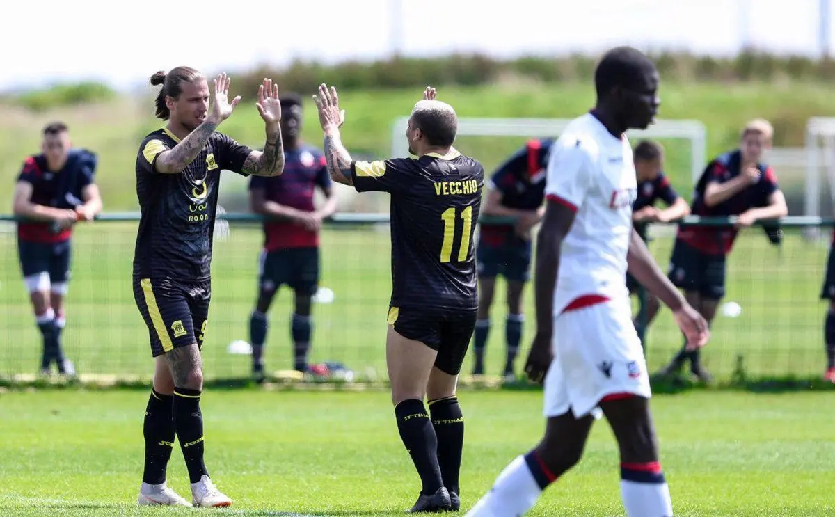 حریف ذوب آهن بولتون انگلیس را شکست داد