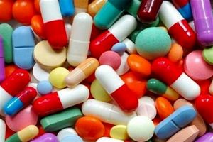 ردپای دو‌تابعیتی‌ها در دریافت ارز ۴۲۰۰ تومانی برای واردات دارو