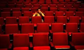 ردپای دریافت‌کننده‌ ده‌ها هزار دلار ارز دولتی، در عدم دریافت جایزه‌‌ فیلم‌های سینمای ایران، در جشنواره‌های خارجی