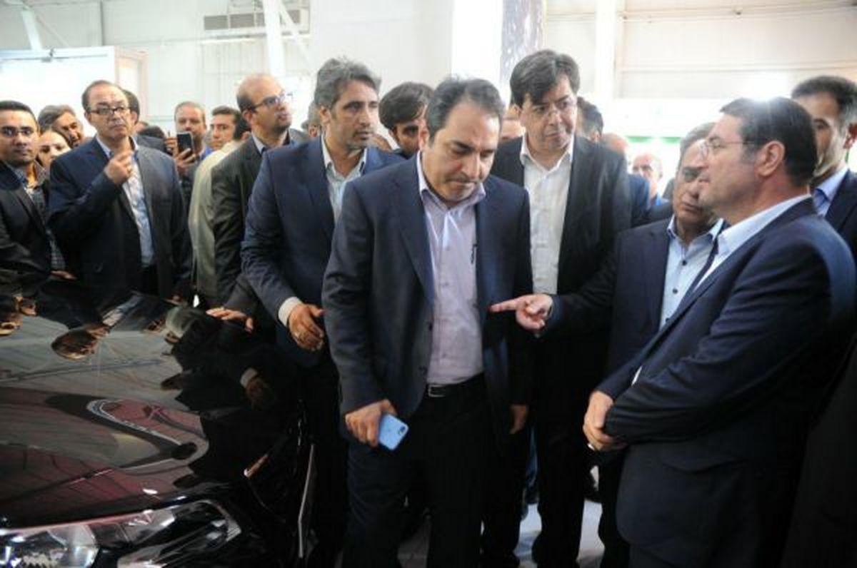 بازدید وزیر صنعت از نخستین محصول جهاد خودکفایی ایران خودرو
