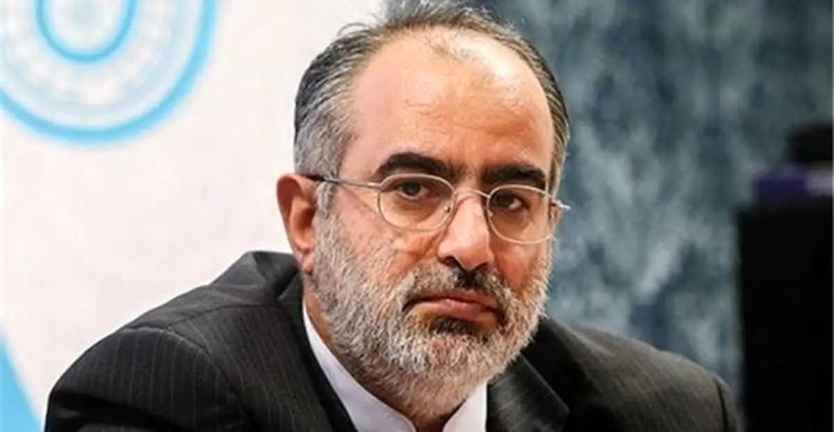 مشاور روحانی: ظریف بیشتر از ترامپ قدرت تصمیم‌گیری دارد