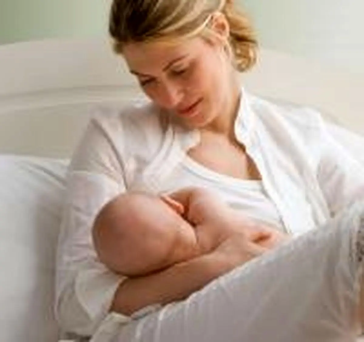 رنگ کردن مو در شیردهی، برای نوزاد ضرر دارد؟