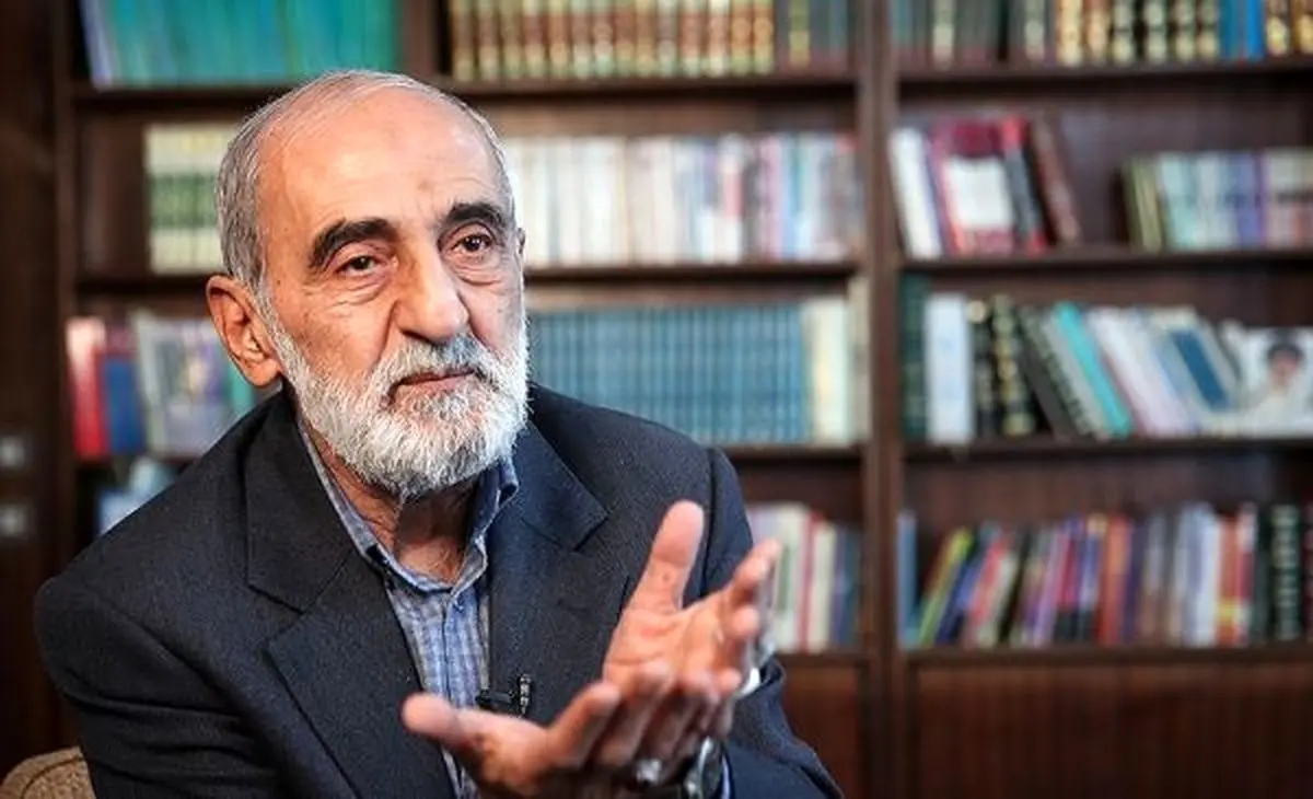 حسین شریعتمداری: شتر سواری دولا دولا نمی‌شود / باید اعلام کنیم نفتکش انگلیسی را به تلافی توقیف نفتکش ایران، توقیف کرده‌ایم و نه به علت تخلفات دریایی