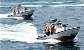 ناو آمریکایی در تنگه هرمز به سمت شناورهای سپاه تغییر مسیر داد/ اقدامات غیرحرفه‌ای آمریکایی‌ها می‌تواند تبعات جبران ناپذیری داشته باشد