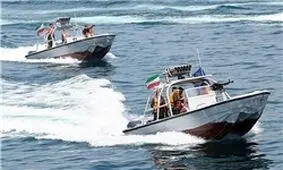 ناو آمریکایی در تنگه هرمز به سمت شناورهای سپاه تغییر مسیر داد/ اقدامات غیرحرفه‌ای آمریکایی‌ها می‌تواند تبعات جبران ناپذیری داشته باشد