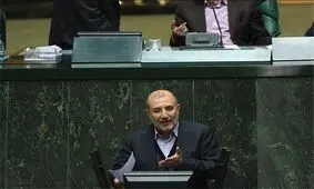 اکبریان: دولت برنامه‌ای برای تخصیص ارز ۴۲۰۰ تومانی کالاهای اساسی ندارد