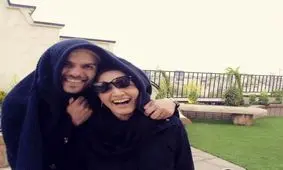 بابک حميدیان و مینا ساداتی در نمایی از نمایش «جنایات و مکافات»