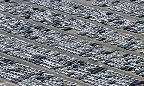 خانواده‌ای که ۱۲۵ هزار خودرو را با رانت وارد کشور کرد/روایت آقای نماینده از فساد عجیب ۴ خانواده در بازار خودرو