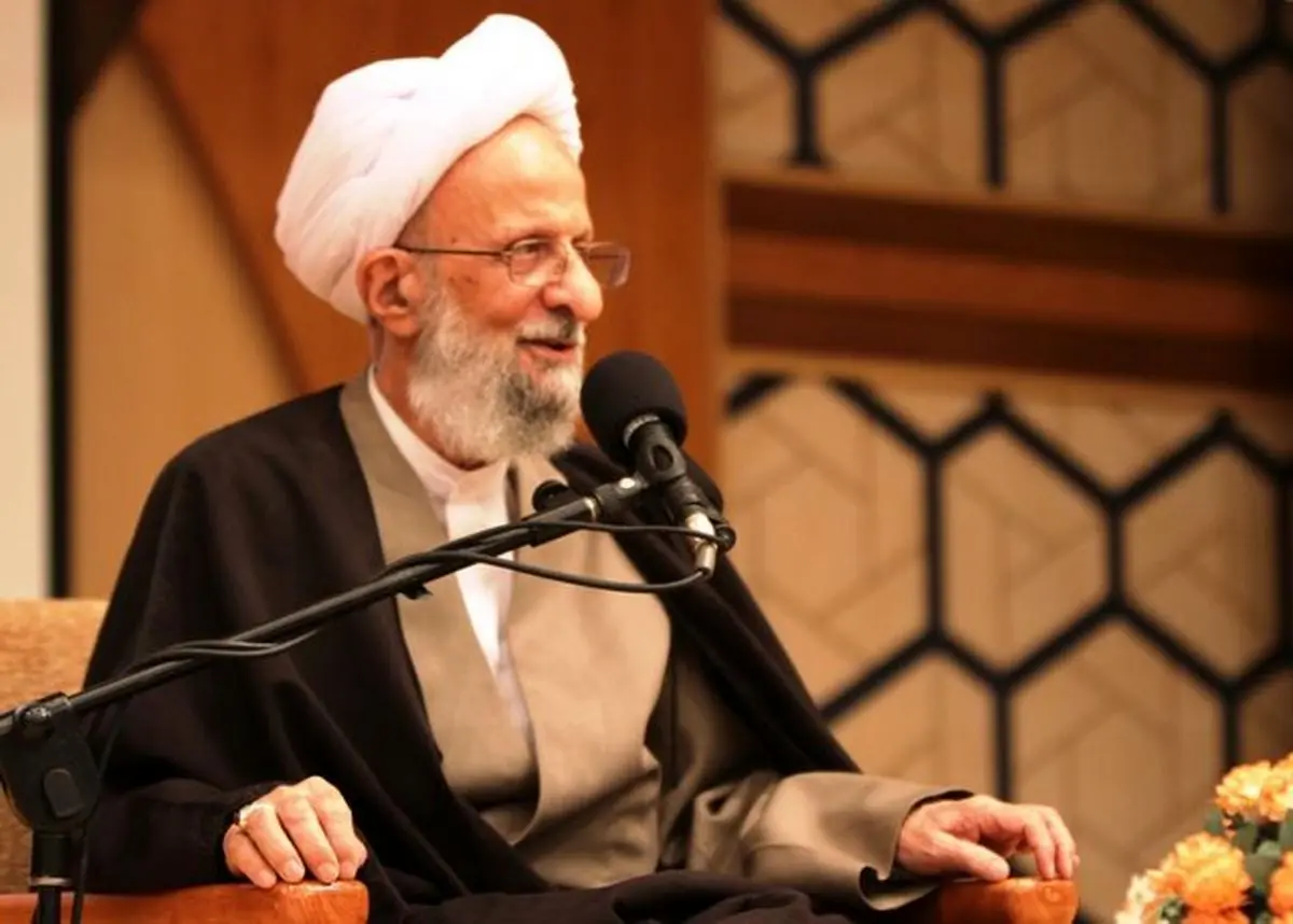 آیت‌الله مصباح‌یزدی:ما در کشوری هشتاد میلیونی زندگی می‌کنیم که حداقل ده میلیون انقلابی داریم/ توقع همفکربودن همه پسندیده نیست/تقسیم افراد به ضدانقلاب یا کاملا انقلابی نادرست است