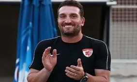 بزیک: با کفش‌های هاشمی‌نسب گل می‌زدم/ تیم‌های پایه پولی بسته می‌شوند