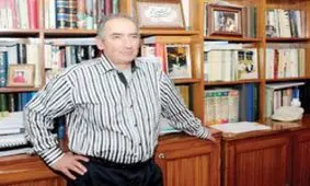 صادق زيباكلام: عارف وقتی ائتلاف را ممنوع كند كه پرونده‌اش پاك‌تر از ناطق نوری باشد/پایداری ها با تمام شخصیت های معتدل اصولگرا زاویه دارند/همان خشونتی که علیه هاشمی داشتند در حق ناطق هم اِعمال می‌کنند