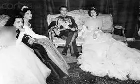 انتشار این عکسهای ثریا اسفندیاری ،همسر دوم شاه او را در رم بازیگر کرد