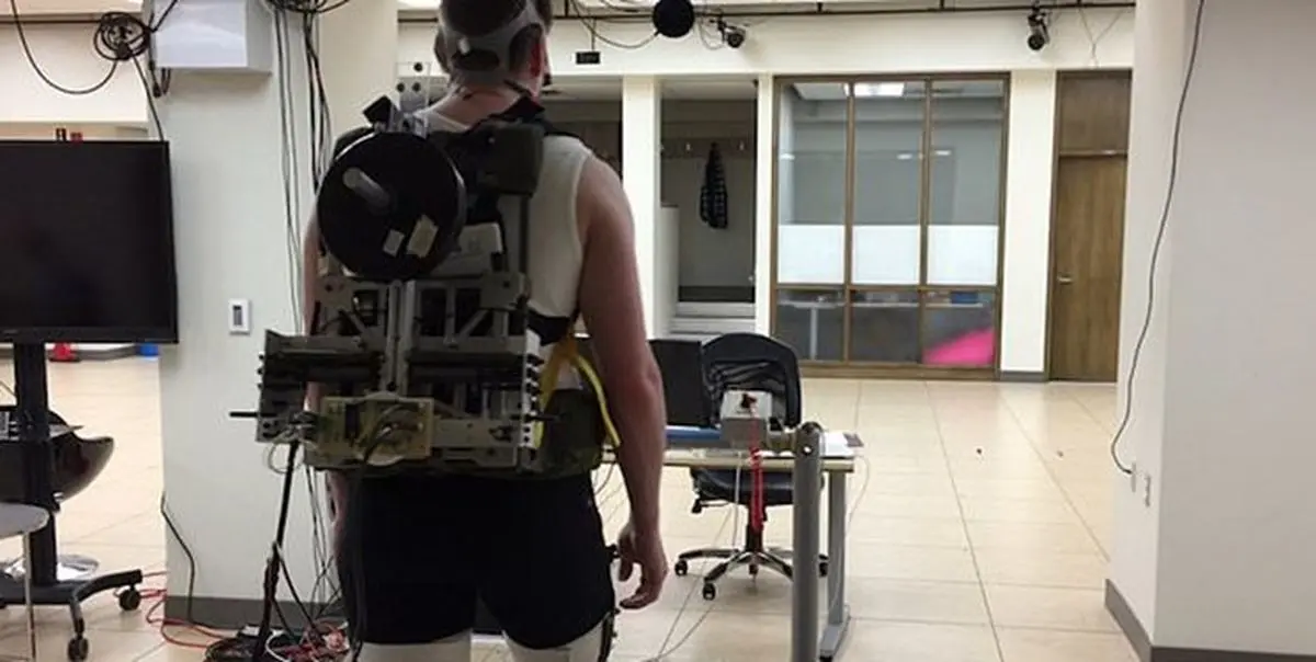 با این کوله‌پشتی موبایلتان را شارژ کنید